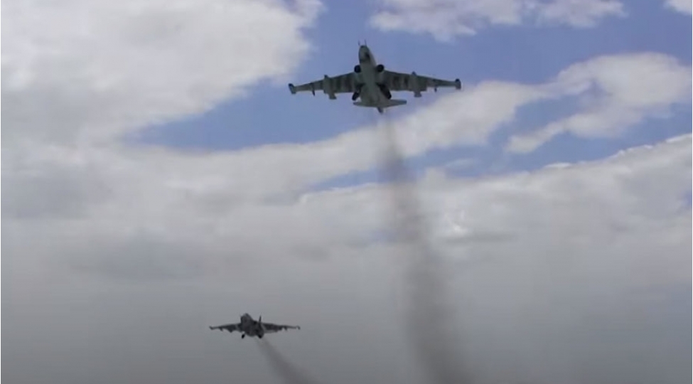 azerbaycan-doyush-teyyarelerini-ve-bayraktar-havaya-qaldirdi-foto