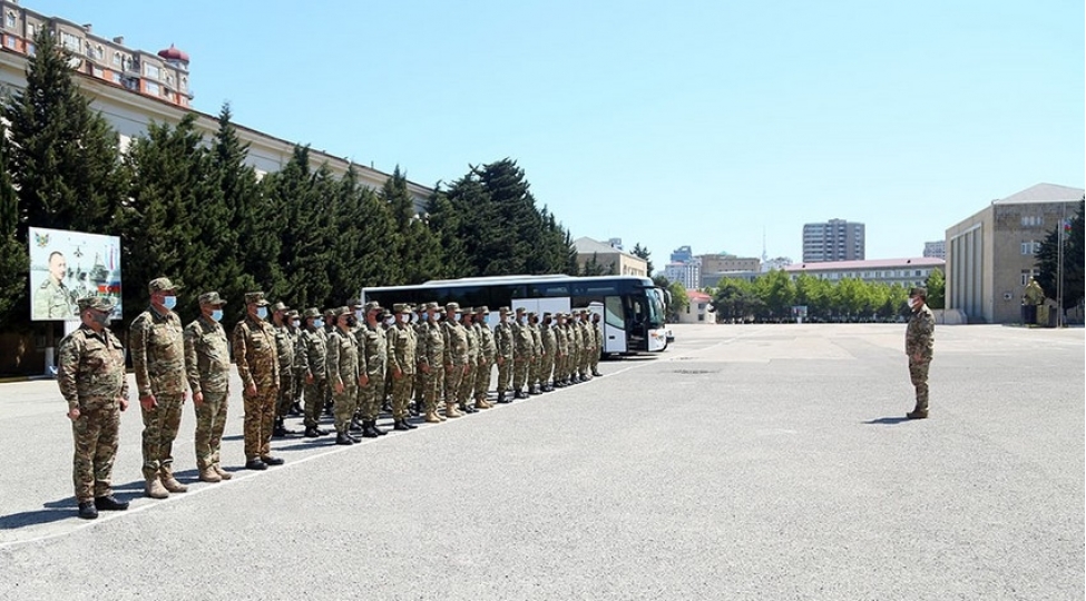 telimlere-celb-edilen-shexsi-heyet-ve-herbi-texnika-telim-bolgesine-yola-dushub-foto