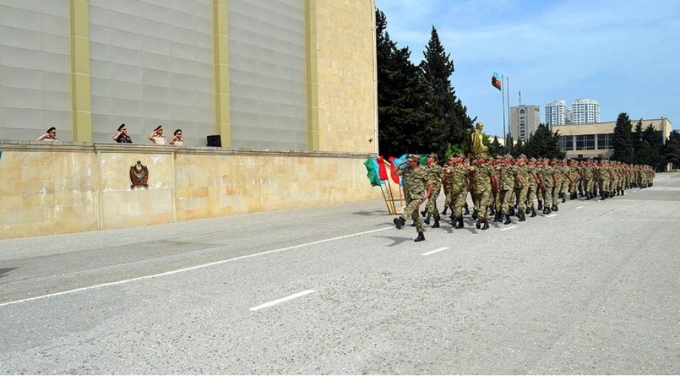 ehtiyat-zabit-hazirligi-kursunun-buraxilish-merasimi-kechirilib-video