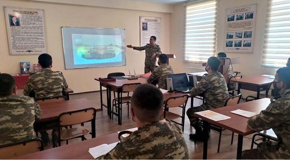 azerbaycan-ordusunda-musabiqe-kechirilir