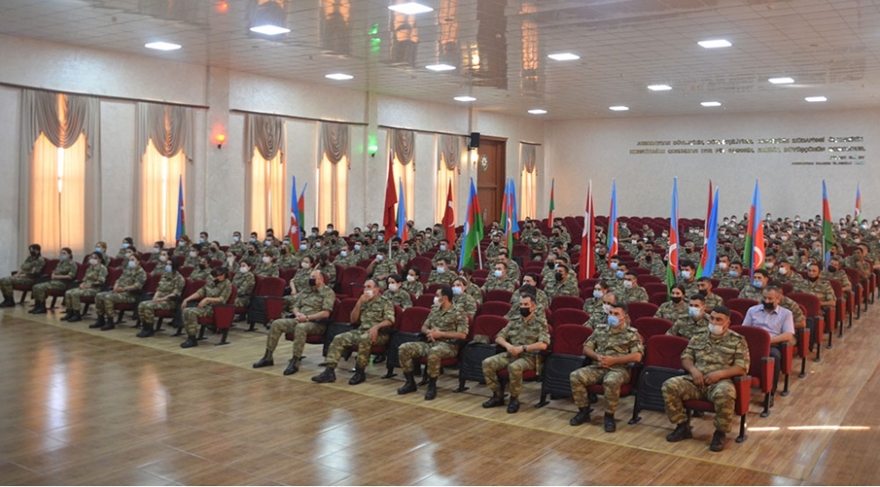 respublika-gunu-munasibeti-ile-n-sayli-herbi-hissede-tedbir-kechirilib-fotovideo