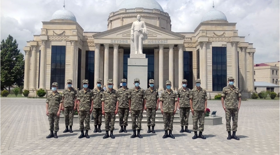 azerbaycan-ordusunda-respublika-gunu-munasibetile-tedbirler-kechirilib-foto