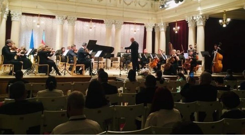 kiyev-filarmoniyasinda-azerbaycanin-respublika-gunune-hesr-olunmush-konsert-kechirilib-foto