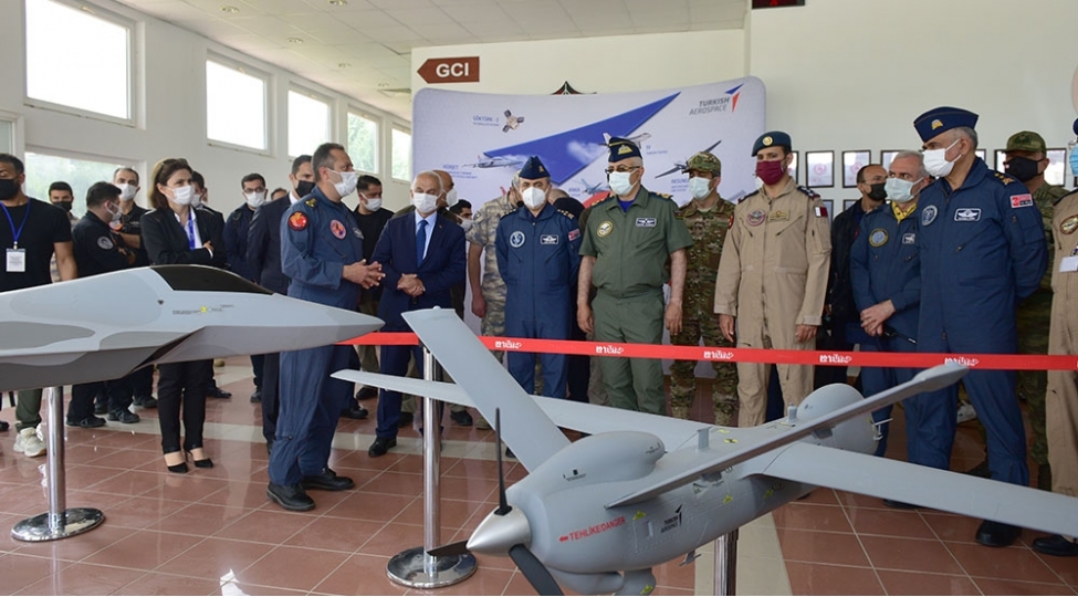 azerbaycanherbi-hava-quvvelerinin-komandani-turkiyede-seferdedir-foto