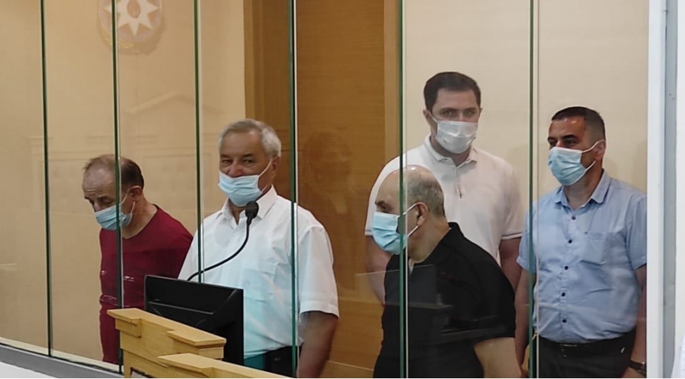 azerbaycanli-esirlere-ishgence-veren-ermeni-herbi-cinayetkarlarinin-mehkemesi-kechirilir-video-yenilenib