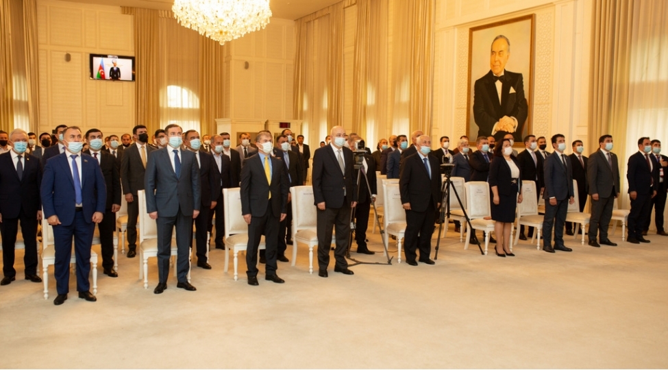 nizami-gencevi-ve-davamli-inkishaf-movzusunda-beynelxalq-elmi-konfrans-kechirilib