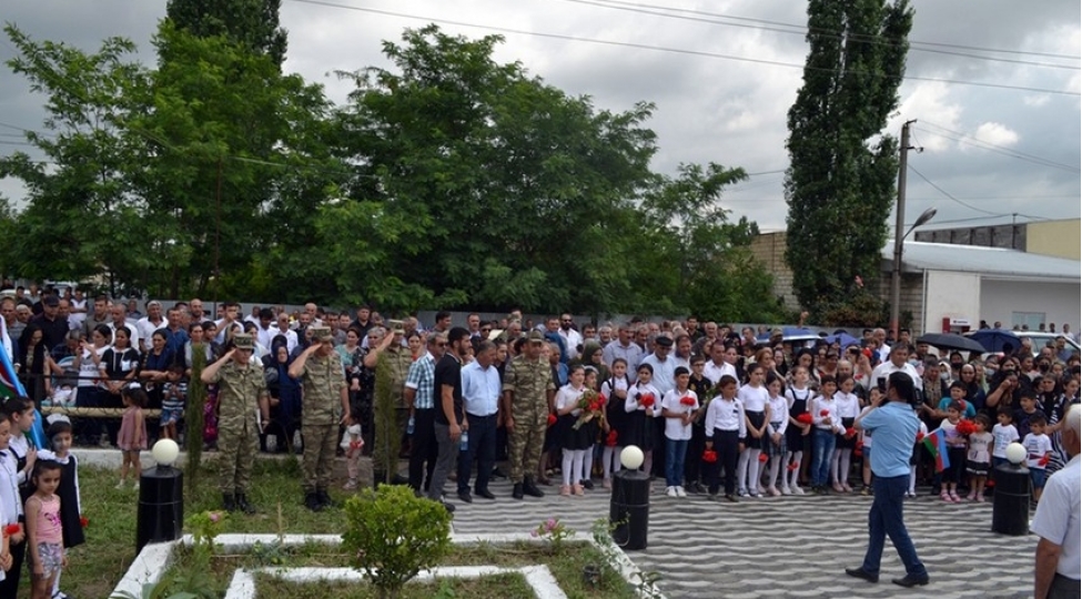 tarix-yazan-shehidler-abidesinin-achilishi-olub