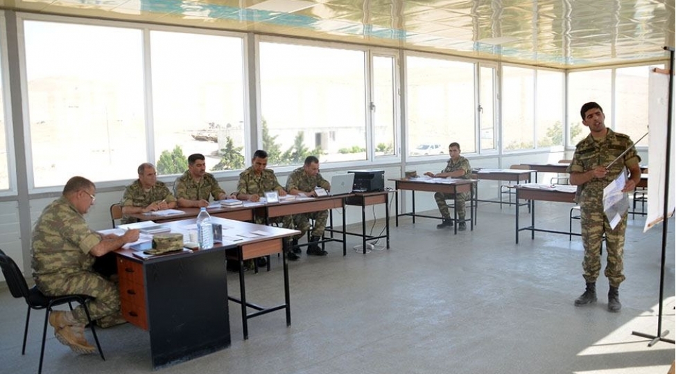 ali-herbi-mektebde-dovlet-imtahanlari-kechirilib-video