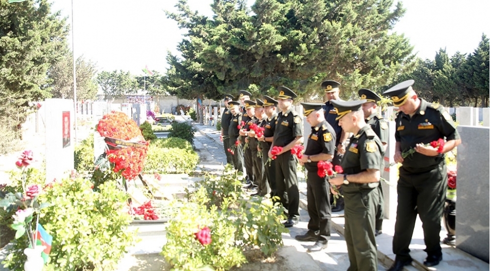 milli-qehreman-mubariz-ibrahimovun-mezari-ziyaret-olunub