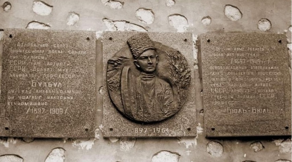 bulbulun-shushadaki-ev-muzeyi-uchun-memorial-xatire-lovhesi-hazirlanib