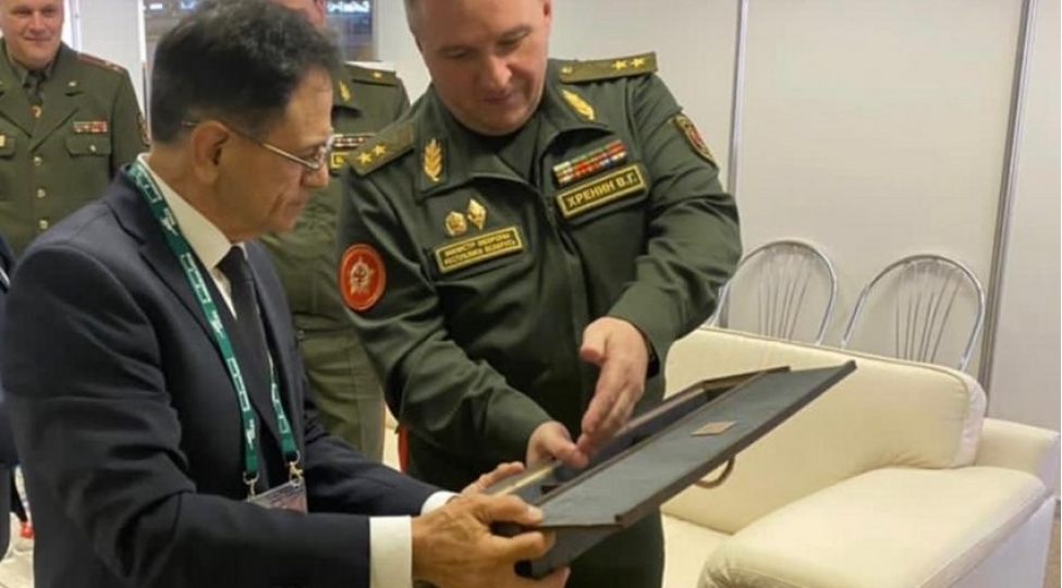 medet-quliyev-belarusun-mudafie-naziri-ile-gorushub