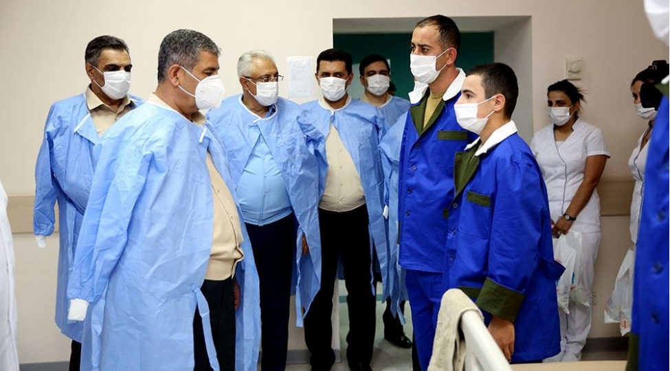 mudafie-naziri-herbi-hospitalda-olub-video