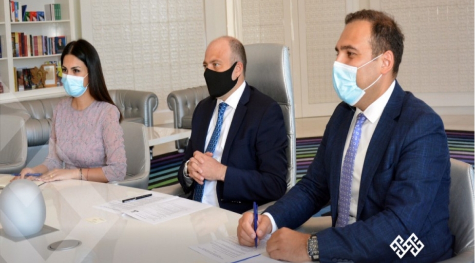 anar-kerimov-misir-sefiri-ile-gorushub