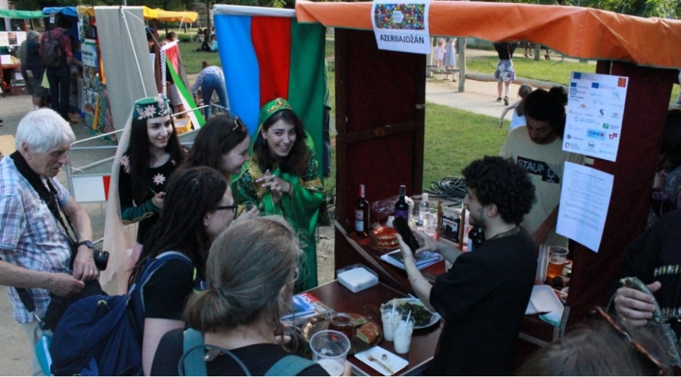 azerbaycan-chexiyada-kechirilen-medeniyyetlerarasi-festivalda-temsil-olunub