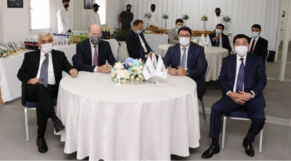 samruk-kazina-ve-kazmunaygazin-numayende-heyetleri-setti-qazma-qurgusunda-gorulmush-ishlerle-tanish-olublar-foto