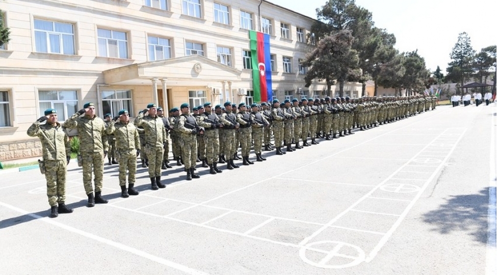 veten-muharibesi-shehidlerinin-xatiresine-hesr-olunan-abide-lovhesi-achilib