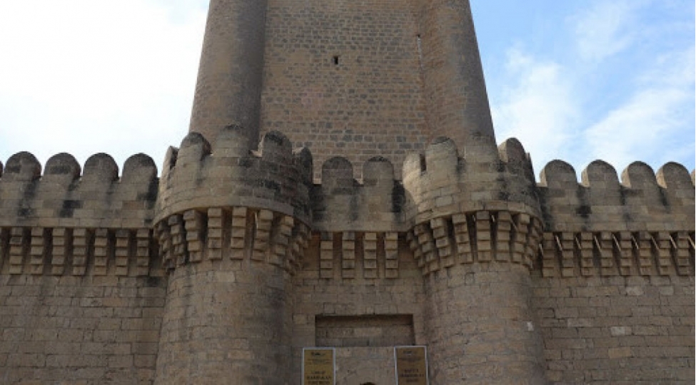 boyuk-merdekan-qesri-ve-tuba-shah-mescidinin-berpasina-bashlanilir
