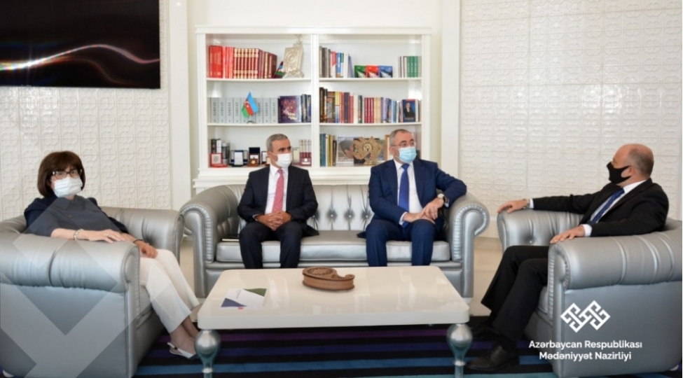 anar-kerimov-elnur-sultanovu-qebul-edib