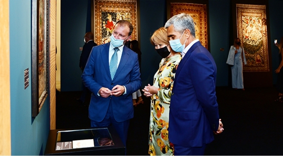 heyder-eliyev-merkezinde-yeni-sergi-nizaminin-sujet-ve-obrazlari
