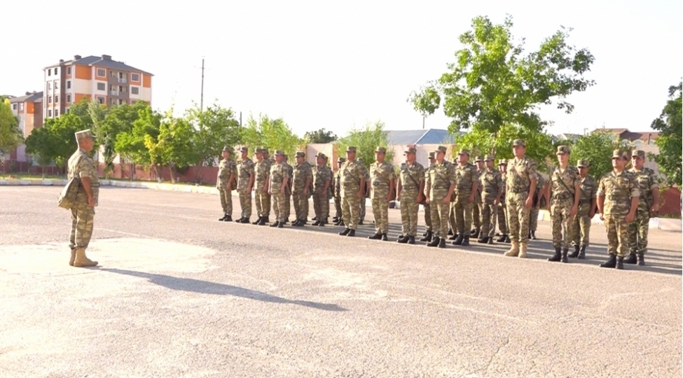 taqim-boluk-batareya-komandirleri-ve-muavinleri-ile-toplantilar-kechirilib