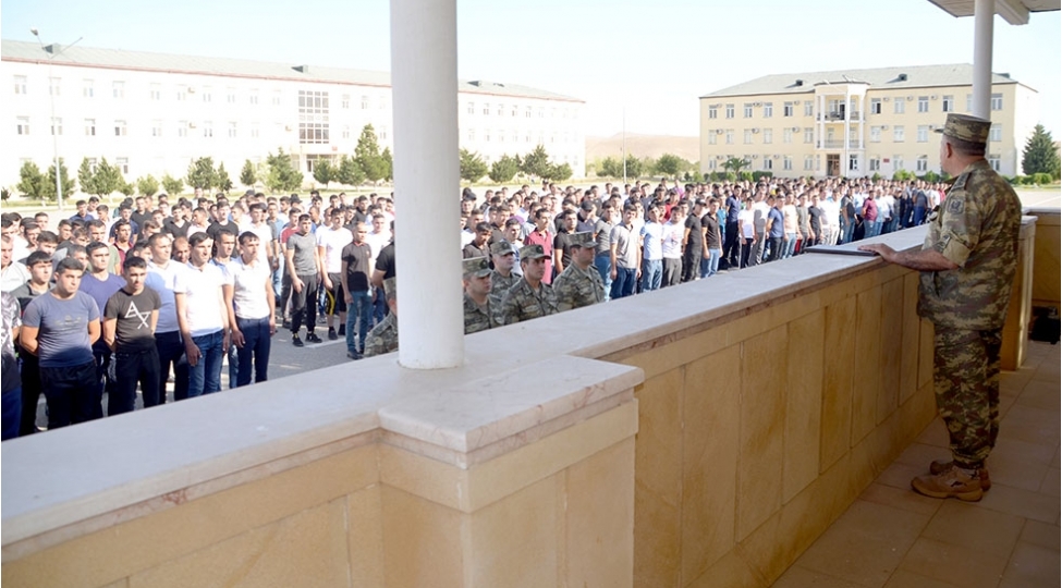 muddetden-artiq-heqiqi-herbi-xidmete-qebul-uzre-imtahanlar-kechirilir-foto