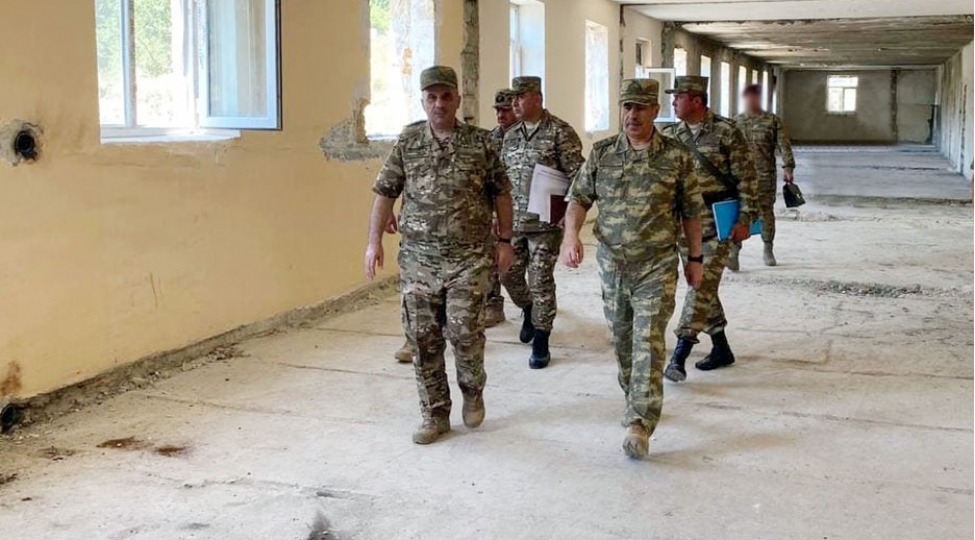 zakir-hesenov-azad-edilmish-erazilerde-tikintisi-davam-eden-herbi-hisselerde-olub