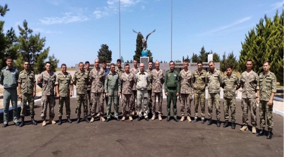 14-herbchimiz-turkiyede-telimlerde-ishtirak-edir-foto