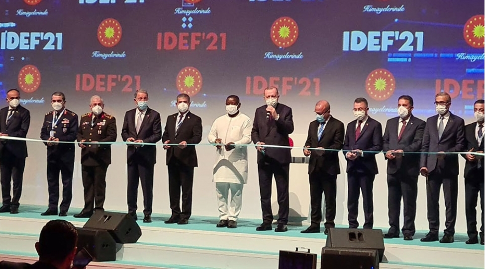 mudafie-naziri-idef-2021-sergisinin-achilish-merasiminde-ishtirak-edib