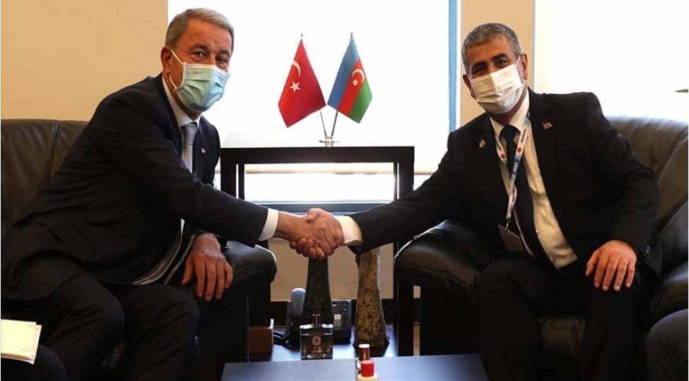azerbaycan-ve-turkiye-mudafie-nazirleri-gorushub-3