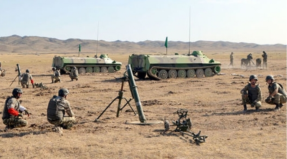 artilleriya-ateshinin-ustalari-musabiqesinde-komandamiz-gece-atishlari-icra-edib