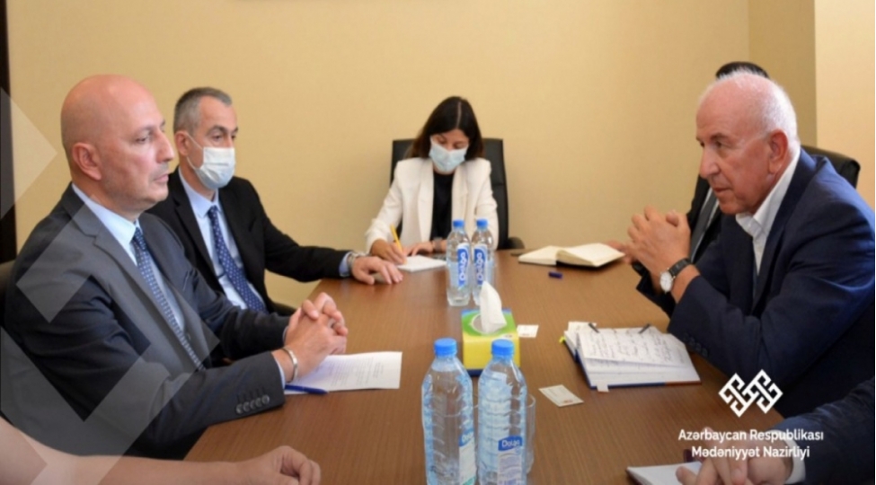 medeniyyet-nazirliyinde-gurcustan-numayende-heyetile-gorush-kechirilib