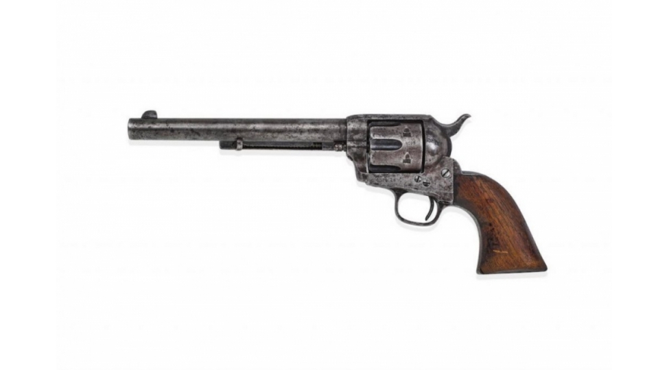 tarixi-revolver-herracda-6-milyon-dollara-satilib