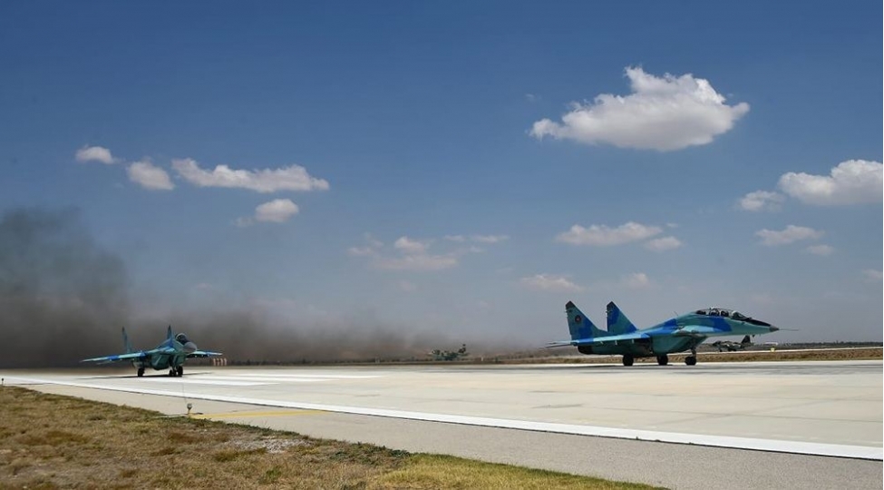 azerbaycan-herbi-teyyareleri-turaz-shahini-2021-telimlerine-yola-dushub