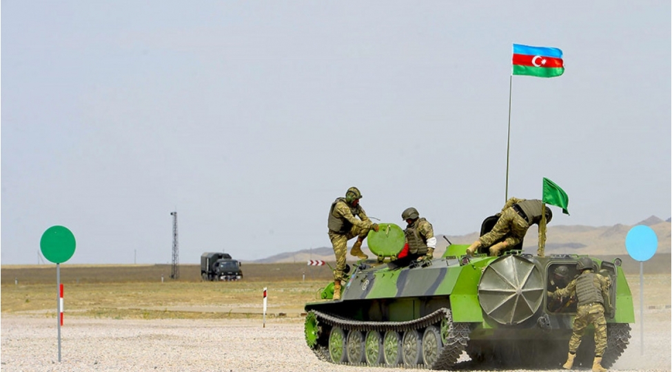 azerbaycan-herbchileri-tank-biatlonu-musabiqesinde-ishtirak-edir