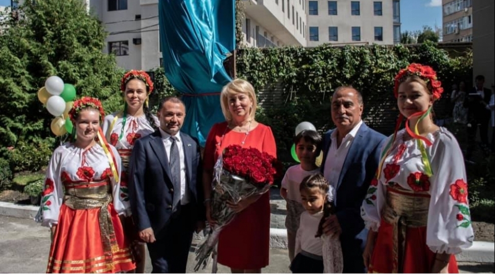 xarkovda-azerbaycanli-heykelterashin-sichovul-kompozisiyasinin-achilishi-olub