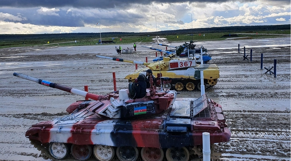 tank-biatlonu-musabiqesinin-final-merhelesi-kechirilir