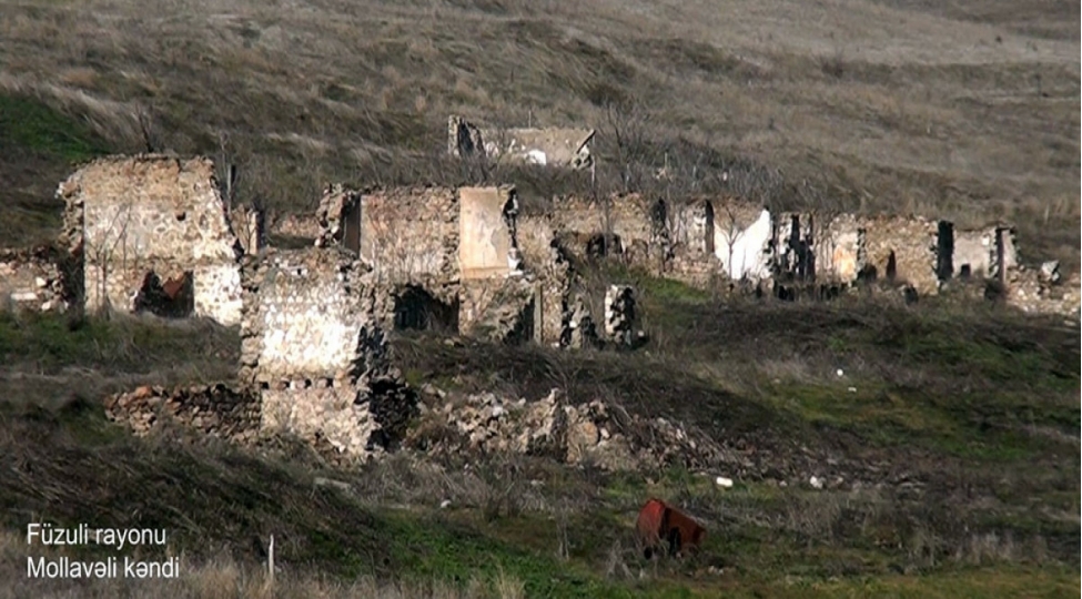 fuzulinin-mollaveli-kendi-video