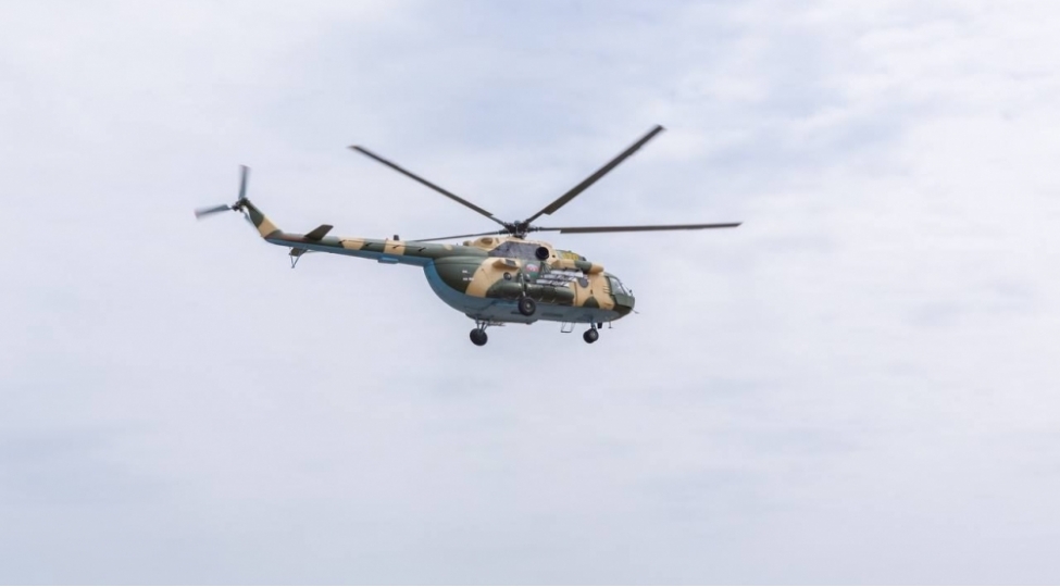 azerbaycanda-daha-bir-helikopterin-esasli-temiri-basha-chatib-fotovideo