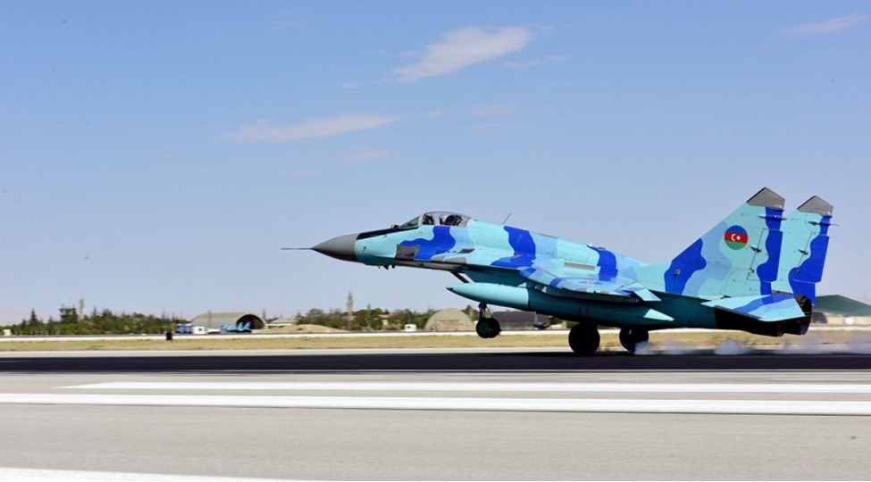 turaz-shahini-2021-birge-taktiki-uchush-telimleri-davam-edir-fotovideo-2