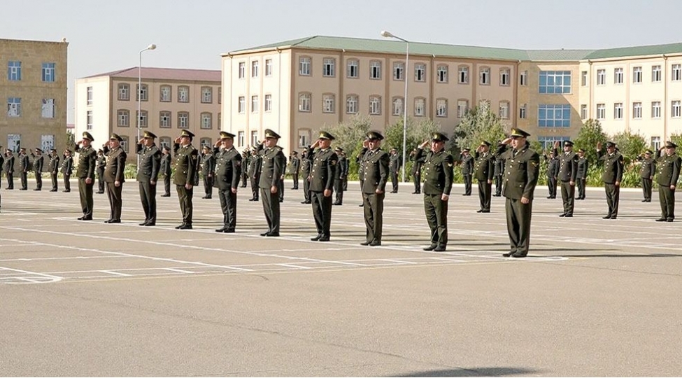 herbi-rehberler-yeni-herbi-geyim-destleri-ile-temin-edilibler-fotovideo