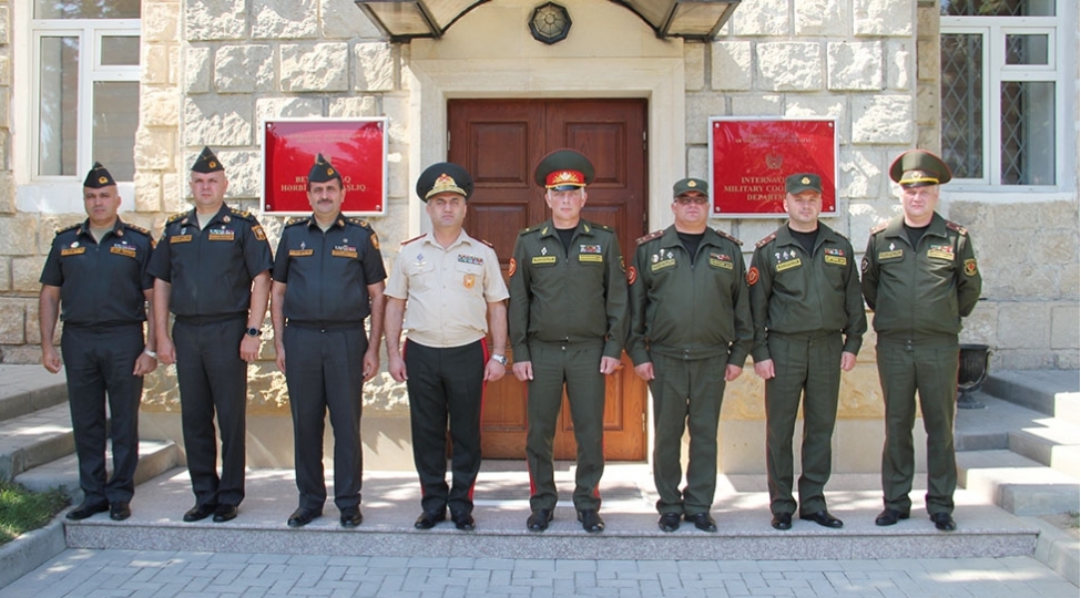 azerbaycan-ve-belarus-herbi-maliyyechilerinin-ishchi-gorushu-kechirilib-foto
