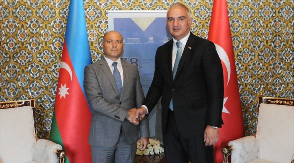anar-kerimov-turkiyeli-hemkari-ile-gorushub