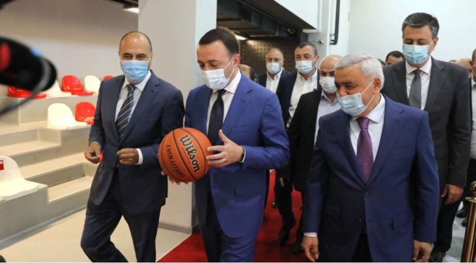 socar-in-marneuli-belediyyesinin-qizilhacili-kendindeinsha-etdiyi-idman-kompleksinin-achilishi-olub