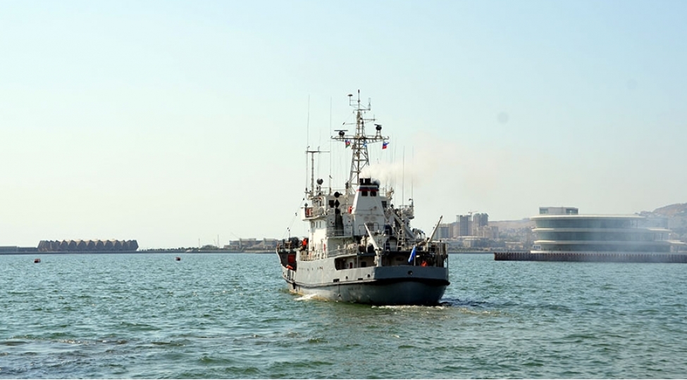 rusiya-xezer-flotiliyasinin-herbi-gemileri-baki-limanini-terk-edib