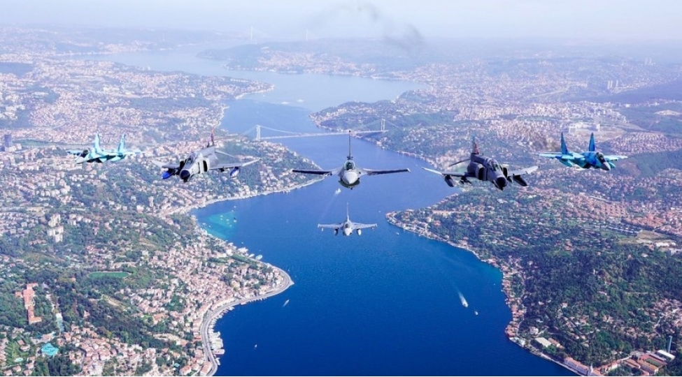 azerbaycan-ve-turkiye-qiricilari-istanbul-semasinda-uchushlar-kechiribler