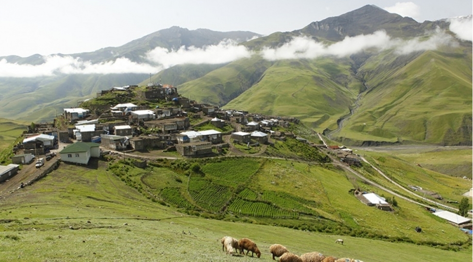 xinaliq-en-yaxshi-turistik-kend-adina-namizeddir