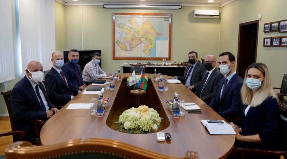 unicef-in-azerbaycandaki-numayendeliyinin-rehberi-anama-da-olub