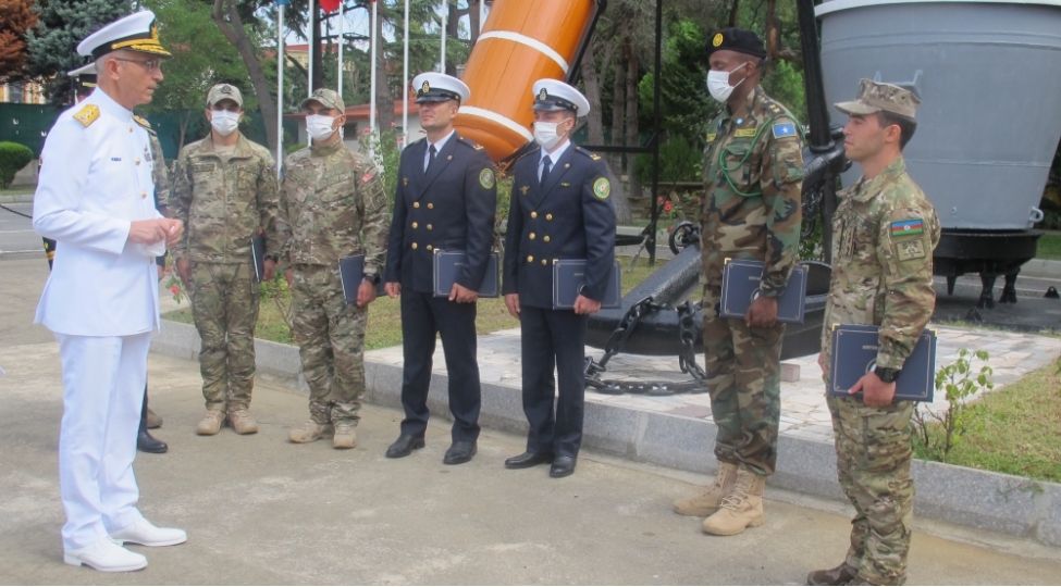 herbi-qulluqchularimiz-beynelxalq-dalgic-kursunda-foto