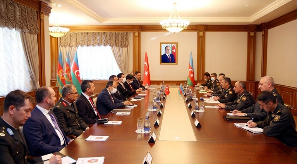 turkiye-ile-herbi-emekdashligin-inkishaf-perspektivleri-muzakire-olunub