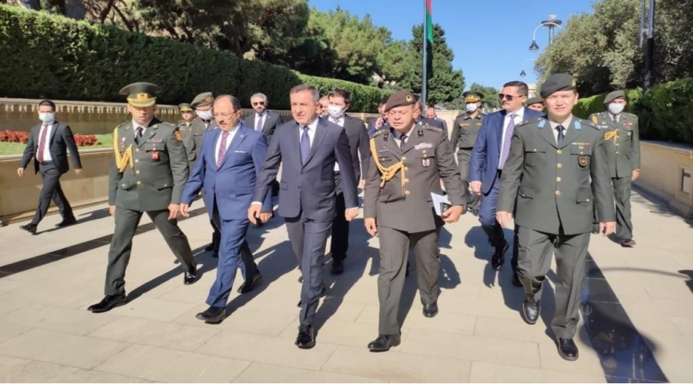 turkiyenin-milli-mudafie-nazirinin-muavini-olkemizde-seferdedir